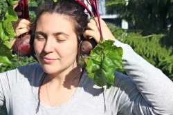 bilari:  arabbara:  arabbara:  THE QUALITY OF THE MUSIC IS AMAZING WITH MY NEW BEETS BY DRE!  YOU GUYS KNOW HOW LONG I’VE BEEN PLANNING THIS JOKE?! I BOUGHT THE SEEDS FOR THE BEETS IN APRIL!!!  Im crying 