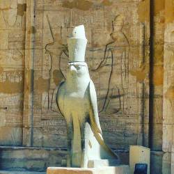 anubis-lon:  Templo de Horus, Edfu. (en Temple of Edfu)  Heru
