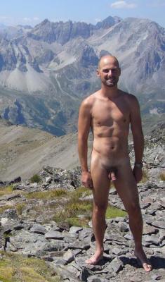 naked-hiker:  Naked Hiking 
