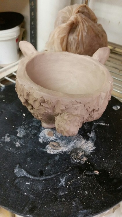 I made a sheep icecream bowl for club mud!!!!