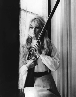 Brigitte Bardot in Viva Maria, 1965.
