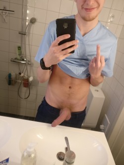  IsItBigEnough2: To the guy that told me I was to skinny to be allowed to post here 😁