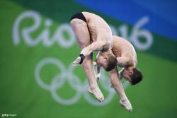 hollywoodchic411:    CONGRATS to USA Diving’s David Boudia and Steele Johnson on earning SILVER in men’s 10m synchro!   