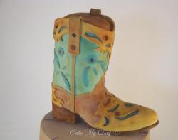 cakedecoratingtopcakes:  Dan Post boots for Jaci by Cake My Day …See the cake: http://cakesdecor.com/cakes/148489-dan-post-boots-for-jaci