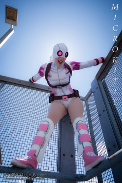 Hello world! Gwenpool by me! the dye sub suit is from Arachnid Studios  but I did the armor, straps/pouches, and lenses :3 photos thanks to Robbins Studios check me out on facebook, or support me on patreon :3 