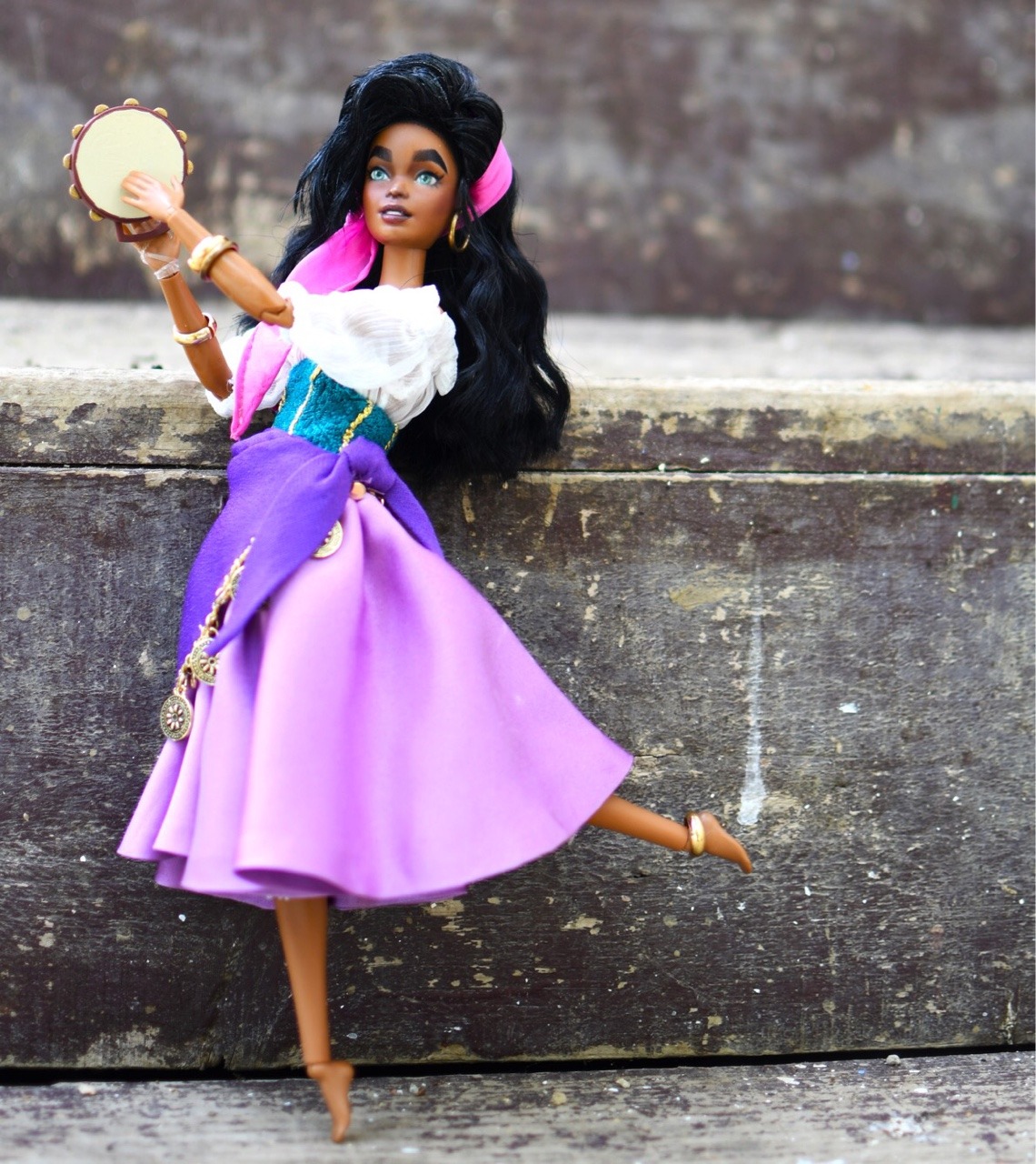 Finally was able to take decent pictures of the @barbie made to move custom Esmeralda