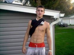 ronone:  ballinshorts:  this was one of the first pictures I ever saw on tumblr…brings back memories  Saggin bballs !  Hot