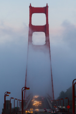c1tylight5:    Golden Gate in the Fog | Putt