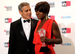 ineedglassestosee: Find someone who looks at you the way everyone looks at Viola Davis