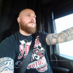transitdriver56:  You a Trucker, White Van Man or wear Hi-viz?I wanna see you and where you sit, what stains have you made?email your photos privately to;transitcourierman@yahoo.com