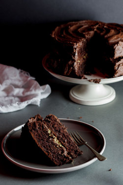 do-not-touch-my-food:  Chocolate Peanut Butter Cake