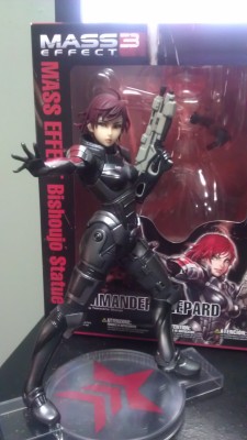 Got four of my six figures today.  I had to rearrange shit to get em to fit on my shelf.  Guess I need to get a bigger shelf or find somewhere else to put my books and other stuff. Female Shepard by Kotobukiya  Alisa Ilinichina Amiella by D-Arts(Bandai)