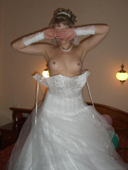 siblingfantasies:  Today it´s my sisters wedding. We always had much fun together. For the last time she let´s me knock her up. I´m sad about it… But she let me take a few pics to think about it later.  More Brother/Sister-Incest click here 