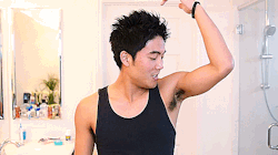 hairykpoppits:  Someone requested that I GIF Ryan’s bushy pits. Oh Lord, this boy is hot! If you have any KPOP videos/ hot guys with haiy armpits that you would like me to GIF, do share the youtube link in the ASK section. I’ll try my level best to
