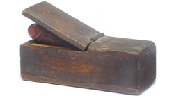 unexplained-events:  Ladies and gentlemen….a spring-loaded dick in a box from the 1800s. It made for a great gift 