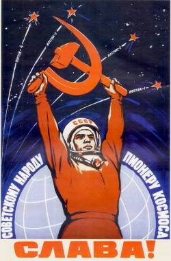 globalcausalityviolation:  unoetrino:  COSMONAUTI »» astronauti Mi ricordo quando a maggio ho trascinato la persona che era con me al museo di Gagarin. Io ero tipo coi lagrimoni.  .