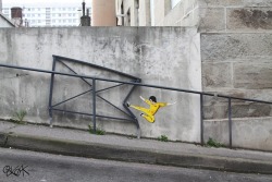 Bruce Lee lives (street art by OakOak in Saint Etienne, France)