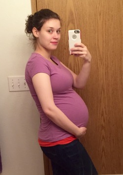 mygr0wingfamily:  But do I really look overweight? I’m 32 weeks and 1 day pregnant. I think I just have a big baby. So angry at my ob. You don’t fucking say that when there’s an eating disorder in my medical chart. 