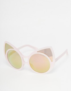 cakeykasey:  fawnalie:cat ear sunglasses // linda farrow  @nizoleee oh my glob.. we can’t start summer without these..  if these were in black omfg