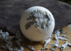 shamanic-souls:  Third-Eye Chakra Bath Bomb with Sage and Patchouli and an Amethyst crystal inside This and more holistic healing available here~ 