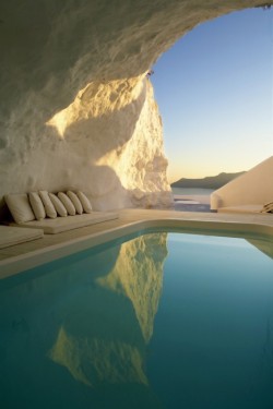 jacelys:  jazzorenee:  sixpenceee:  Cave Pool in Oia, Santorini, Greece, Greek Islands.   I’m going here some point in my life  I went there once and everything was so white and blue and it was amazing   ive been to santorini island in 2k13&hellip;4th