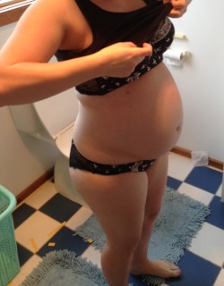 Just some more pics of my preggo woman&hellip; Super sexy I think :)