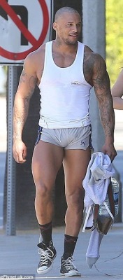 pandabearjayy:  ineverthoughtaboutitlikethat:  poochi72:  talldaddy:  More straight dudes need to start wearing these shorts.  My boo David McIntosh..😍😍😍😛  Him.  I too would be laughing if I was her 😍 