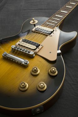 axestasy:  Stunning close up of a 2009 Gibson Les Paul Traditional Pro.