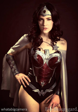 superman7474:  superheropinups:  Quality Cosplay Thursday Wonder Woman - Eve Beauregard   Nice  Omg