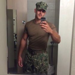 pecstacular:  Just another sexy military dude. Sexy single str8 22 yr old navy guy from Oak Harbor 6'3 ft tall with 7in dick. Woof!