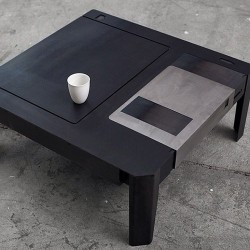 jackadiddlediddle:  onyeplaysdrums:  Most kids on this website don’t even know what this is  That’s a coffee table   This is a floppy disk table