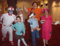 scifigrl47:  Best Family Cosplay.  BEST. It was a PLUSHIE PIE.  She made a plush pie!