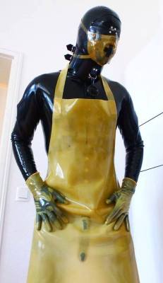 rubber-spares:  THIS is how to dress for sex.
