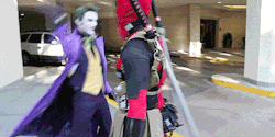 mrssuggar2885:  wolvestruth:   akindofmagik:  I can’t even..  This!   Love that guy that cosplays joker and love love deadpool