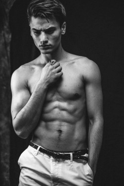 blog-of-boys-and-boys-with-boys:malemodelscene:Jonas Kautenburger at Kult Models by Florian Grey    Follow for more boys!  