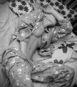 sexyclassydirtygirl:  Me every morning. Thinking of you 💙