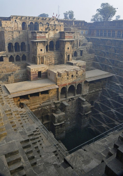 touchdisky:  Famous stepwell 