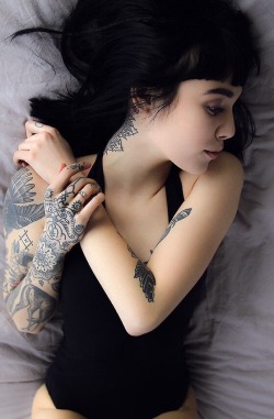 Le-Chevalier-Sans-Tete:  Counterpart-S:  Tattoo Blog  Hannah Pixie Snowdon