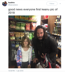 solaire-kyun: buzzfeed:  weirdbuzzfeed:  great-tweets: this IS good news  legend  his fingers aren’t even touching, this is proof that Keanu could kill us all if he wished but chooses not to 
