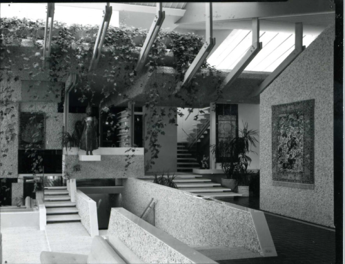 midcenturymodernfreak:  1970 The Maurice Deane Residence | Architect: Paul Rudolph | Great Neck, NY After starting his very successful pharmaceutical company , Endo Laboratories, makers of the drugs Percodan and Coumadin, Maurice Deane went back to school