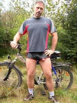 mrizzybear:  bulgeout:  http://sizequeendom.tumblr.com/  Might start bike riding  Studly dad!