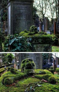 progressivefriends:A mysterious pirate’s grave at the Brugge General Cemetery, West Flanders, Belgium