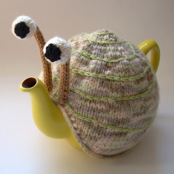 archiemcphee: Ravelry contributor Anke Klempner used her creative knitting skills to realize something that we’ve long suspected: teapots look a lot like snails. Anke designed an adorable teapot cozy that accentuates the teapot’s resemblance to a