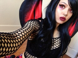 xcorpsekittenx:  Gonna be spamming you with this look ❤️🖤  (I’ve been doing makeup for 7 years and I still have no clue what I’m doing)