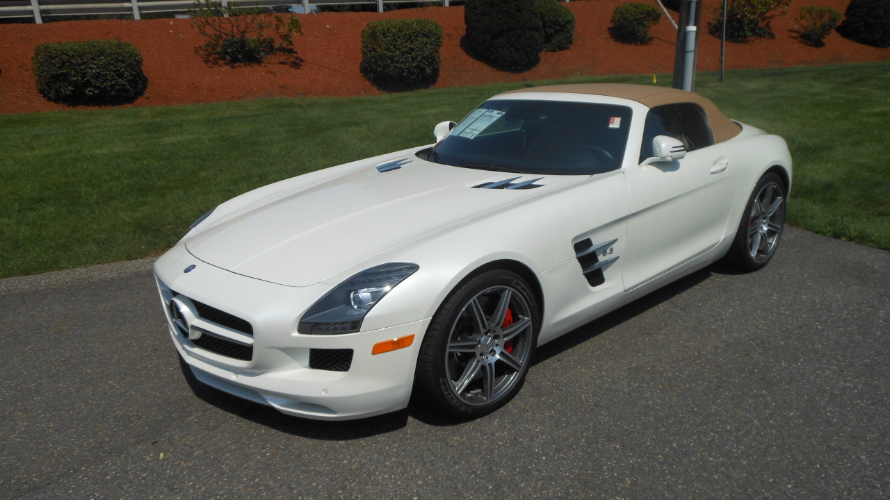 carsandetc:  The Mercedes SLS AMG is, in many ways, a muscle car for the 21st century