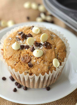fullcravings:  Triple Chocolate Chip Cookie Muffins