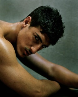 brentwalker092:  ianthetall:  into-dark:  Passed out for the rest of the day - BYE  Eric Balfour  :)