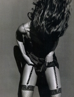 KAREN ALEXANDER PHOTOGRAPHY BY HERB RITTS PUBLISHED IN VOGUE ITALIA APRIL 1990