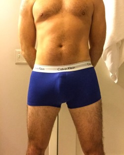 boyfriendunderwear:  Blue trunks