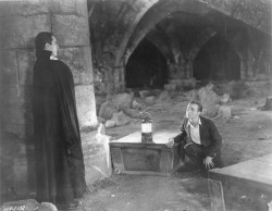 dwightfryes:  Bela Lugosi and Dwight Frye in Dracula (1931) 